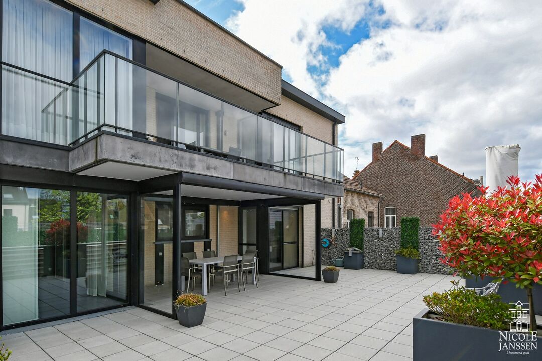 Schitterend ruim luxe-appartement van ca. 161m² met royaal terras in het centrum van Lanaken foto 25