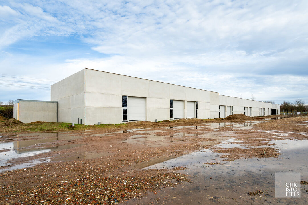 Nieuwe KMO-unit van 210m² op bedrijventerrein "DORLIX", ten oosten van Hasselt!  foto 2