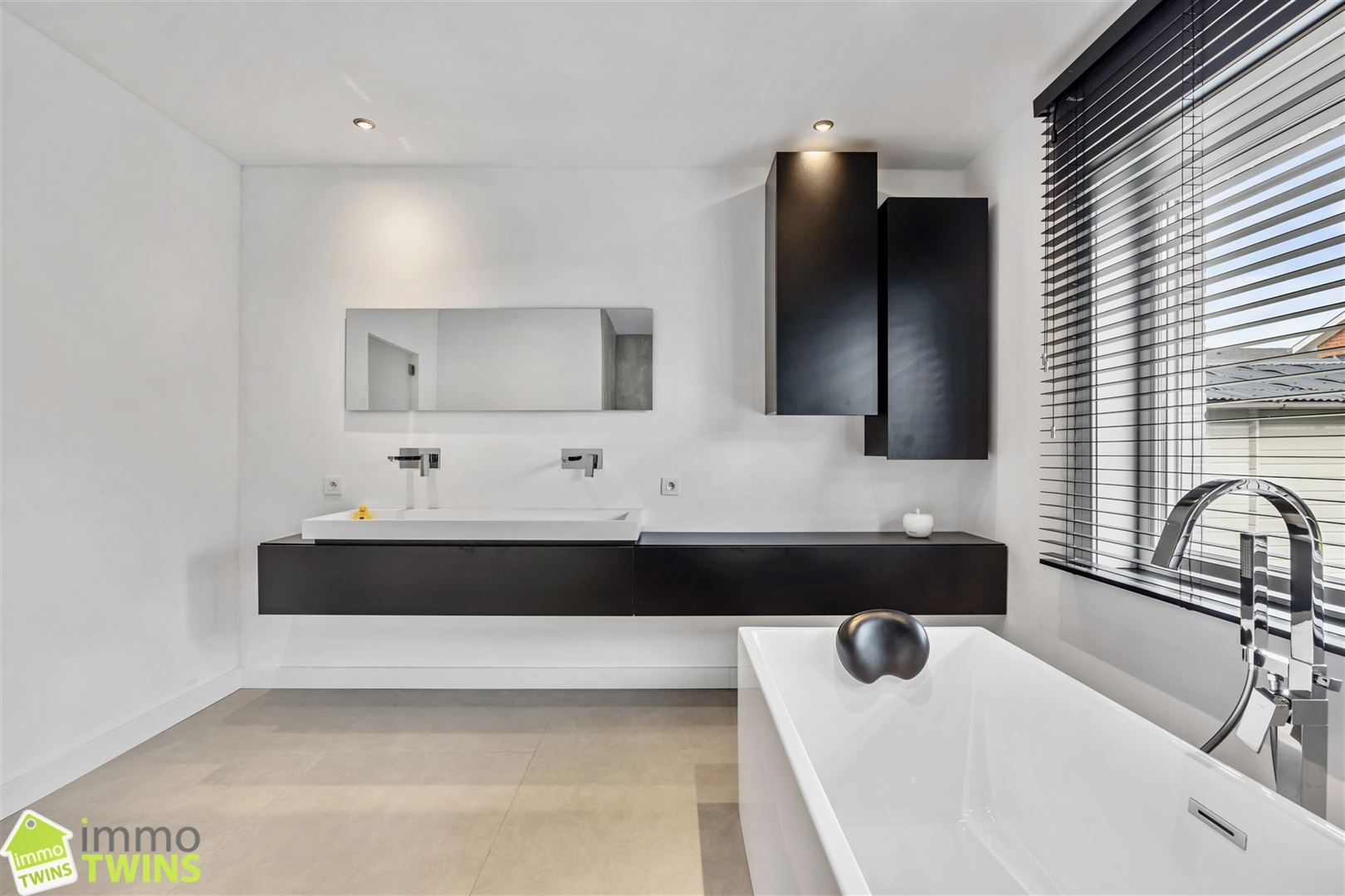 Instapklare, vrijstaande villa met 4 slpks & 2 badkamers op toplocatie in Berlare foto 7