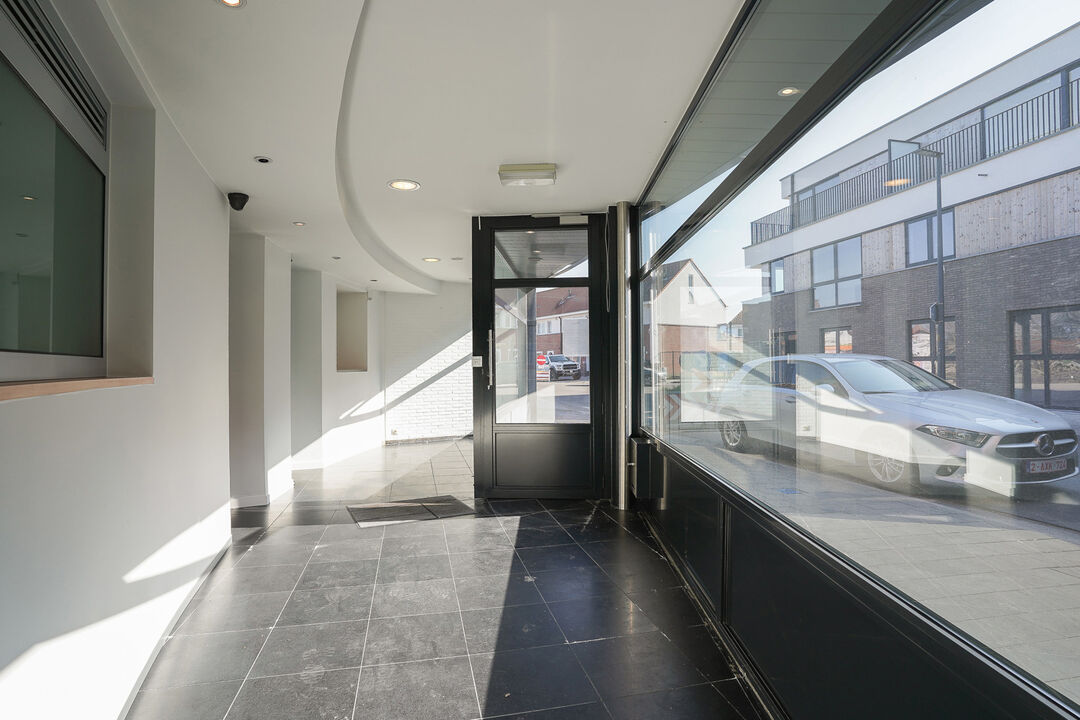 Moderne kantoorruimte met 5 parkeerplaatsen te Puurs-Sint-Amands foto 3