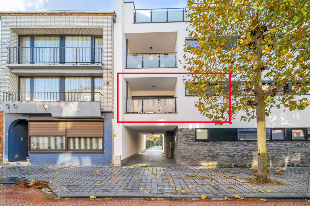 Recent centraal gelegen appartement met 2 terrassen te Maasmechelen foto 2
