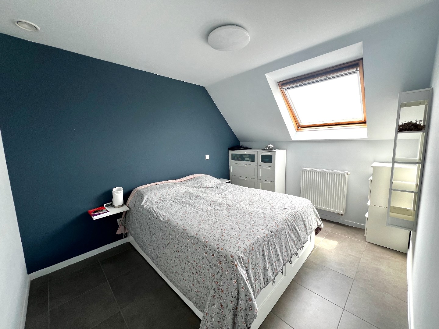 Instapklaar appartement met 2 slaapkamers, autostandplaats en kelderberging te koop te Harelbeke! foto 8