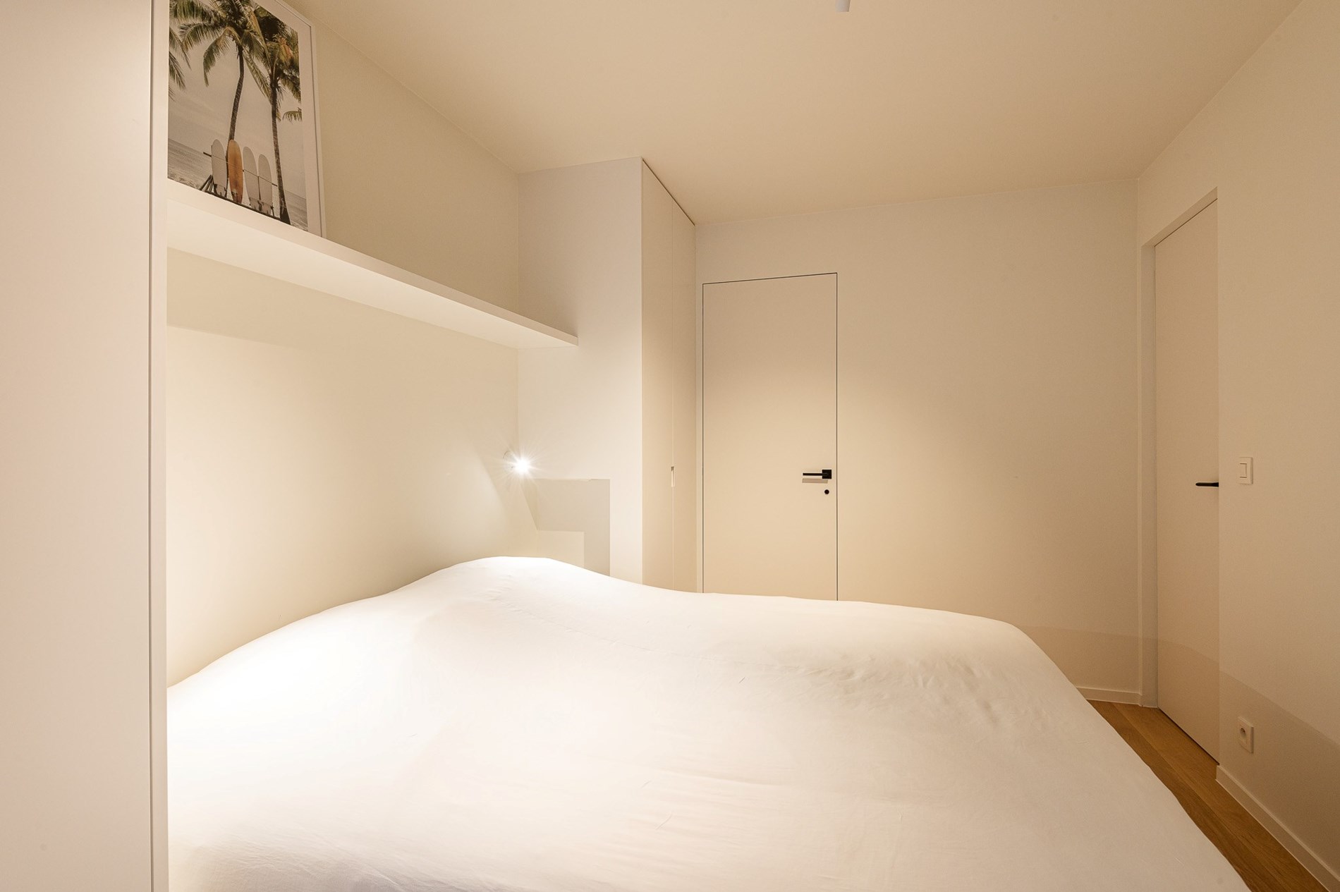 Prachtig gerenoveerd 3-slaapkamer appartement met terras en mooi zijdelings zeezicht gelegen in het centrum van Knokke op enkele meters van het strand.  foto 30