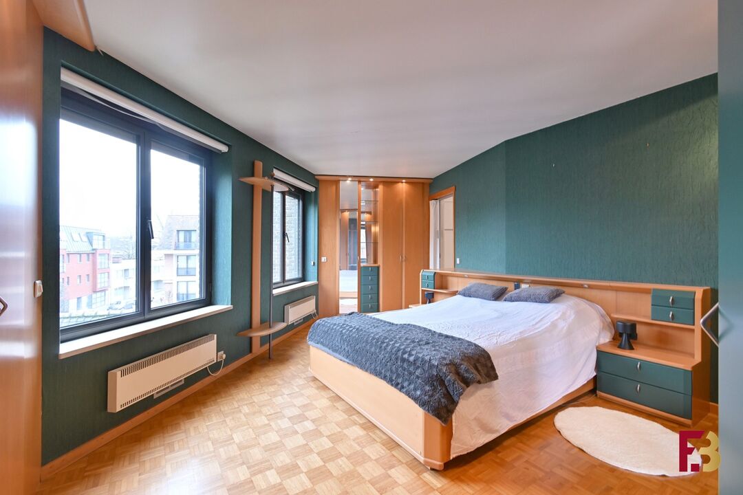 Handelspand met luxueus duplex appartement in het hartje van de Vlaamse Ardennen foto 21