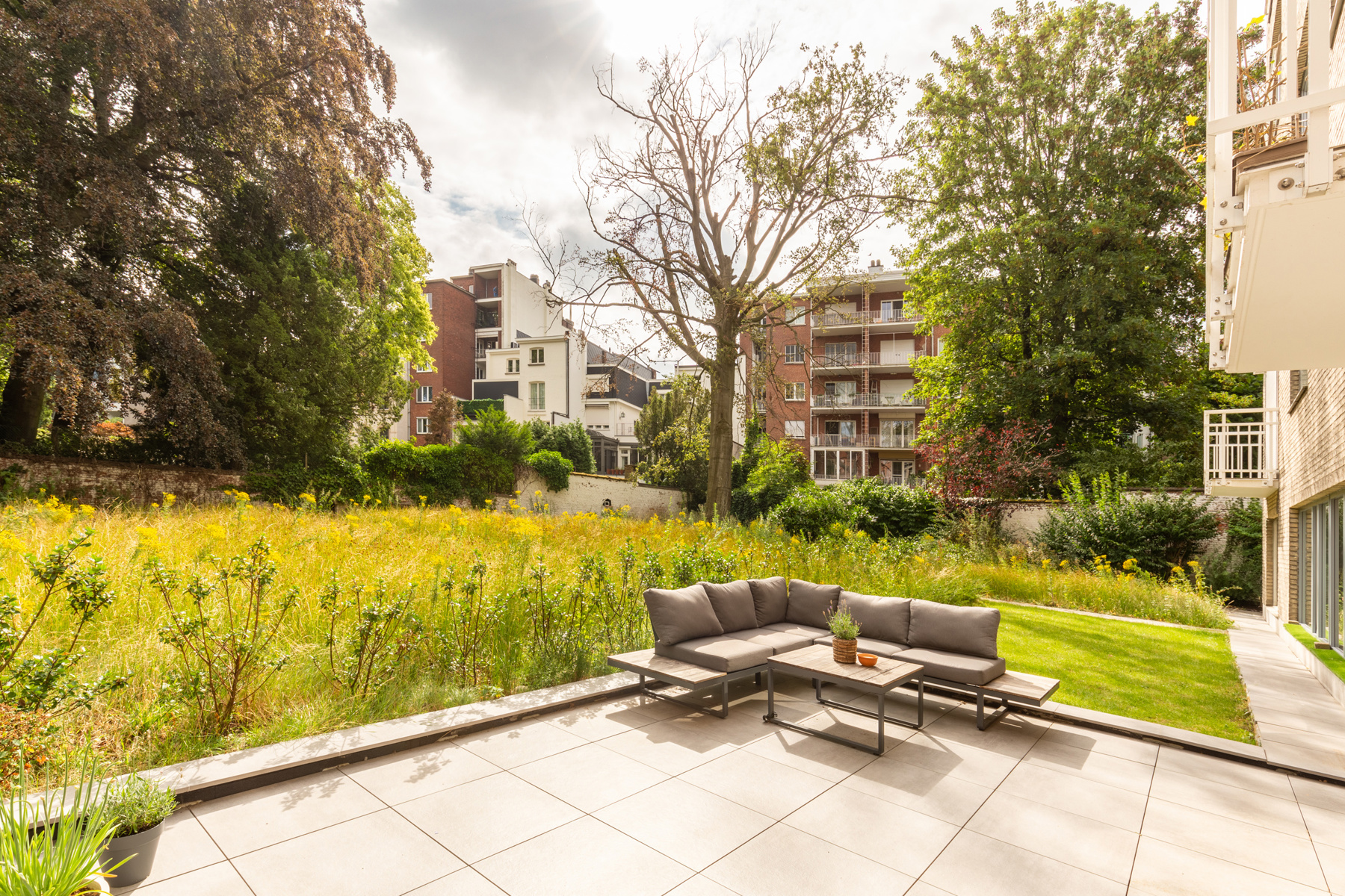 Instapklaar appartement met tuin en terras in Markgravewijk foto 1
