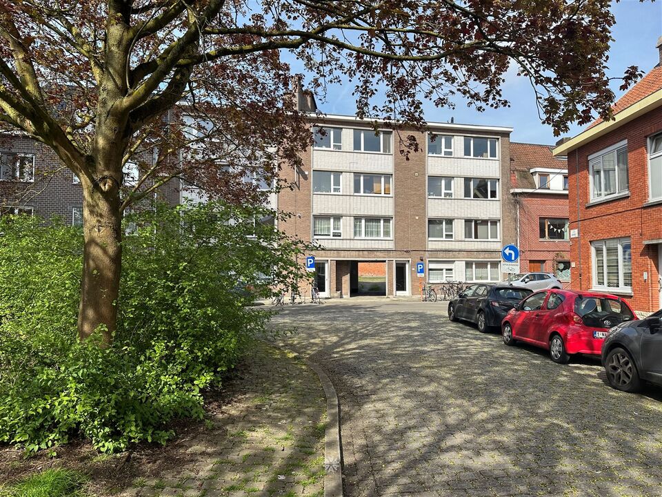 Lichtrijk appartement met 2 slaapkamers te huur in Bloemekenswijk te Gent foto 1
