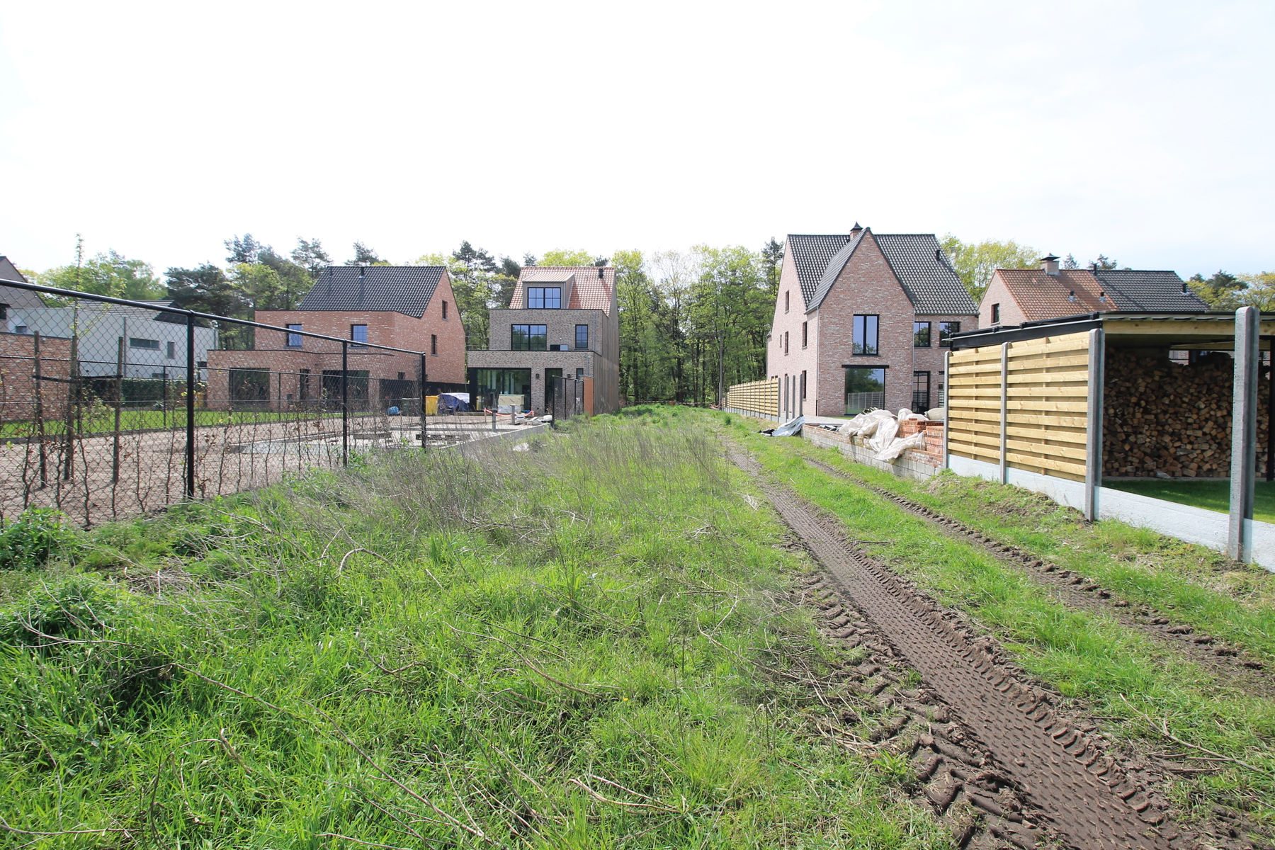 Bouwgrond van 541m² voor halfopen bebouwing op een prachtige locatie in Minderhout. foto 5