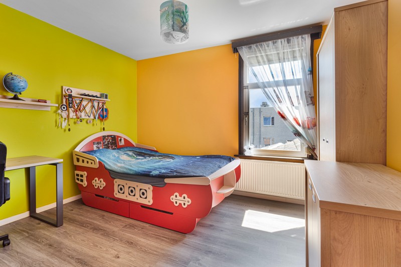 Instapklare woning met drie slaapkamers en tuin foto 11