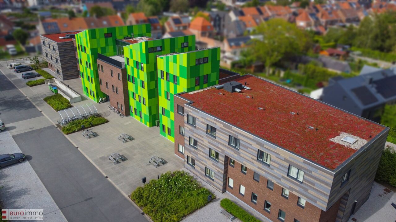 Eén van de mooiste en meest ruime studentenflats in Brugge te koop! foto 4