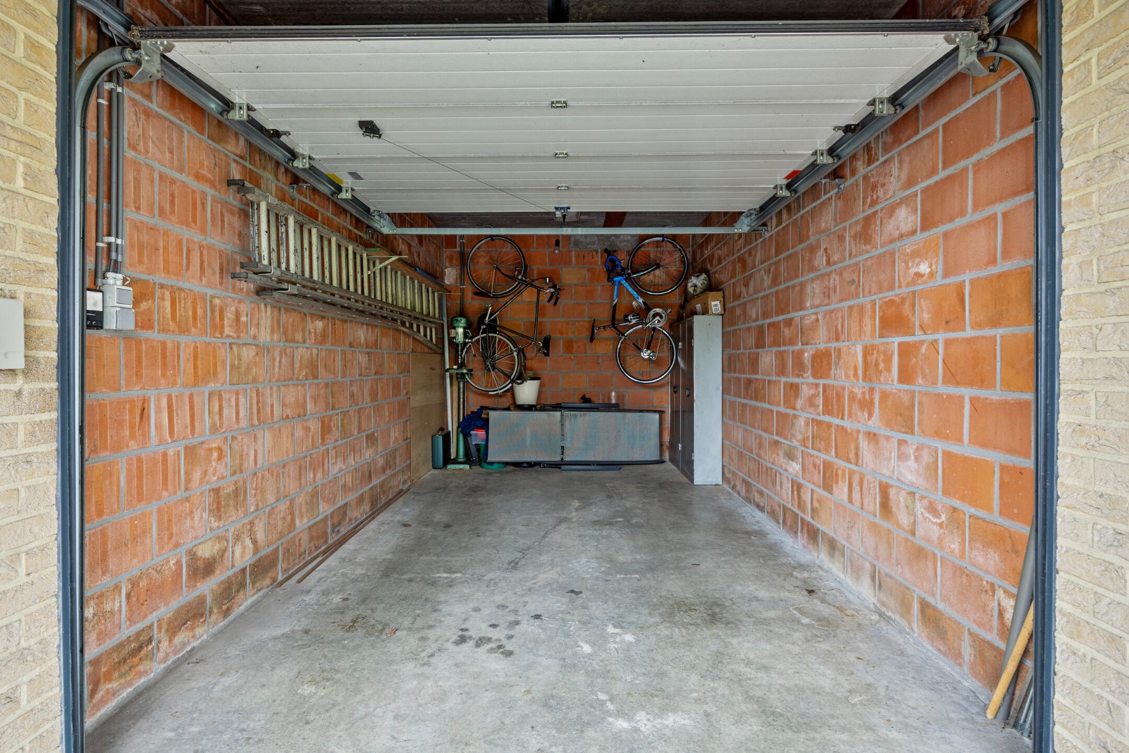 Instapklaar duplex appartement met 2 slpks, dubbele garage en ruim terras in Hulst - Tessenderlo!  foto 18
