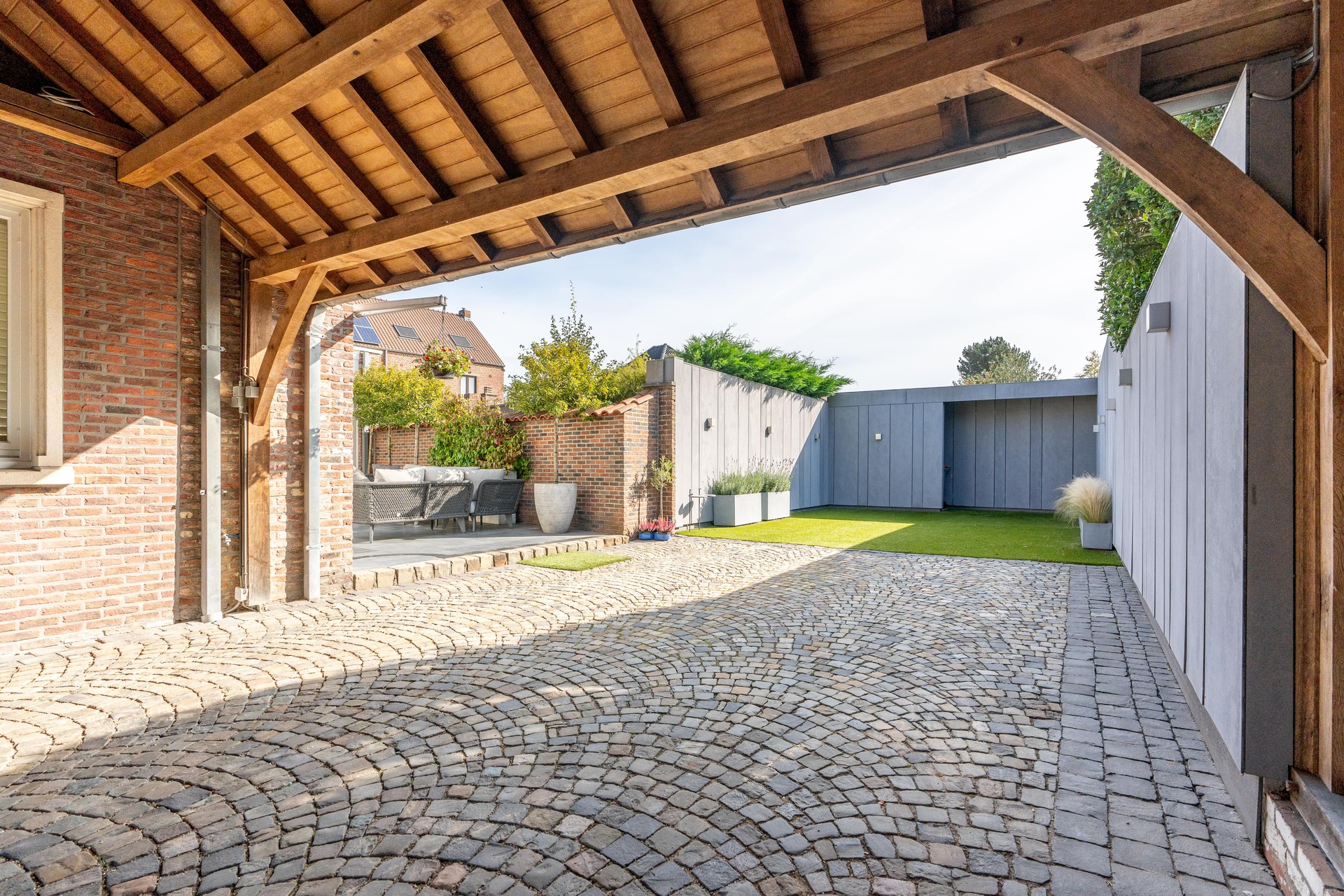 KARAKTERVOLLE, GERENOVEERDE WONING IN CENTRUM OPGLABBEEK foto 18