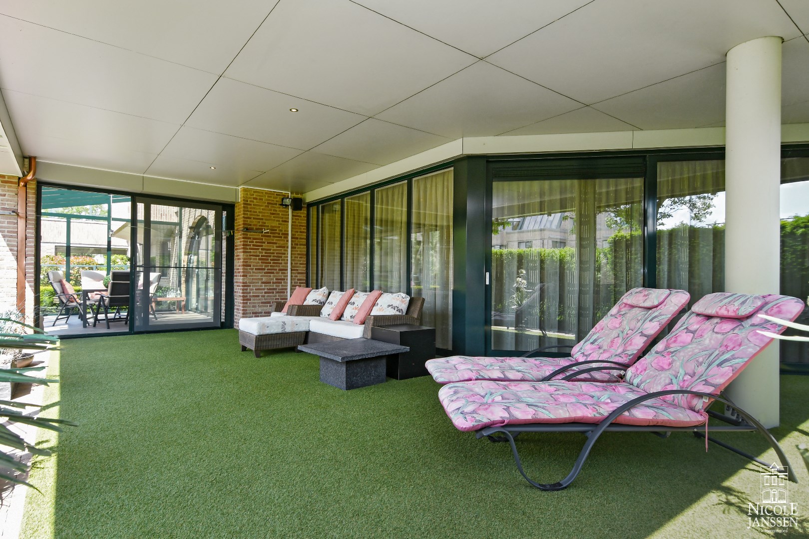 Gelijkvloers luxe appartement van ca. 271m² met royaal terras dichtbij het centrum van Maaseik.  foto 11
