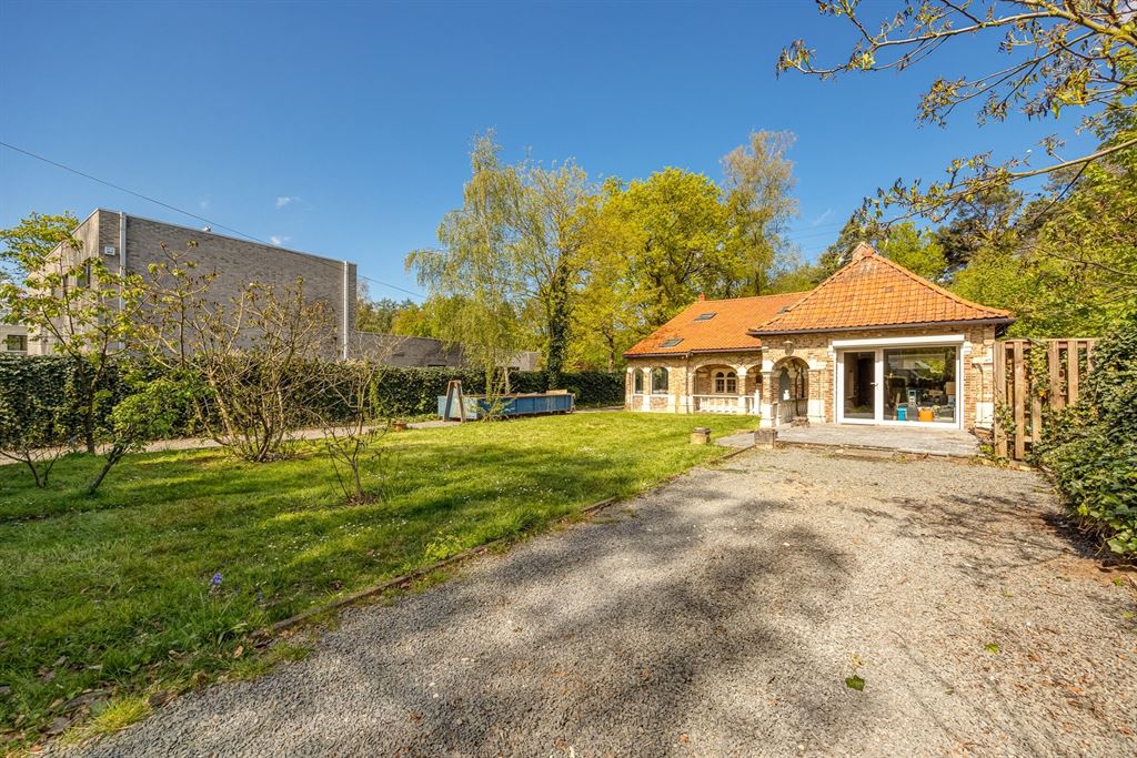Riante Spaanse villa met enorme tuin op 1400 m² foto 37