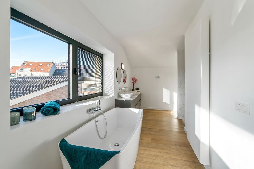 Vernieuwde villa met 4 slaapkamers te Heist-aan-Zee foto 18