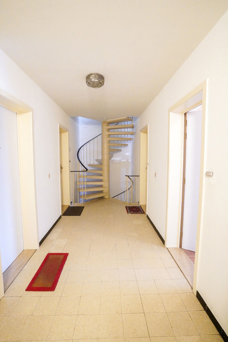 Centraal gelegen appartement met 2 slaapkamers, lift en terras te Willebroek  foto 6