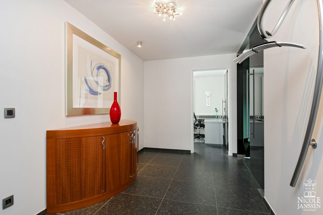 Schitterend ruim luxe-appartement van ca. 161m² met royaal terras in het centrum van Lanaken foto 18