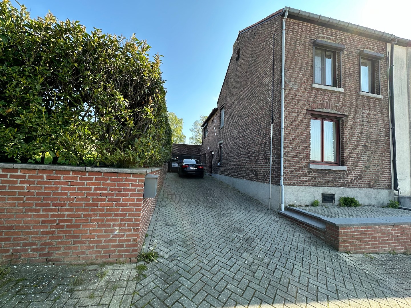 Ruime woning met tuin, garage en 3 slaapkamers in Tongeren, bouwjaar 1939, EPC-waarde 378.00, energielabel D, 679m² perceeloppervlakte, 159m² bewoonbare oppervl foto 2