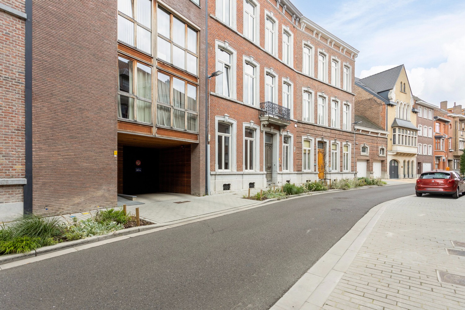 Prachtig appartement op toplocatie in het centrum, het mooiste terras van Sint-Truiden! foto 6