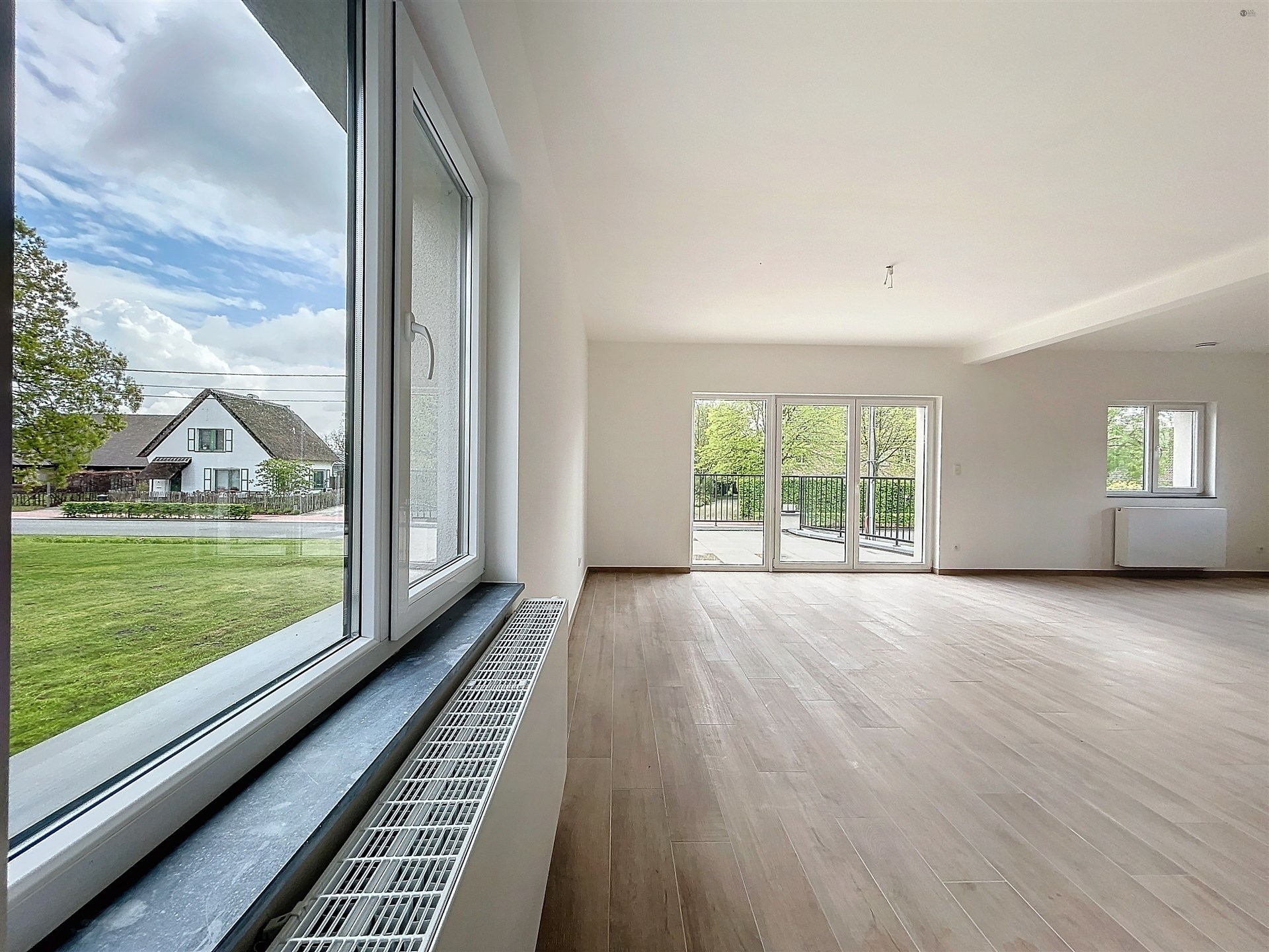 Prachtige energiezuinige villa in Belsele met 4 slaapkamers en 2 badkamers op perceel van 1239m² foto 6