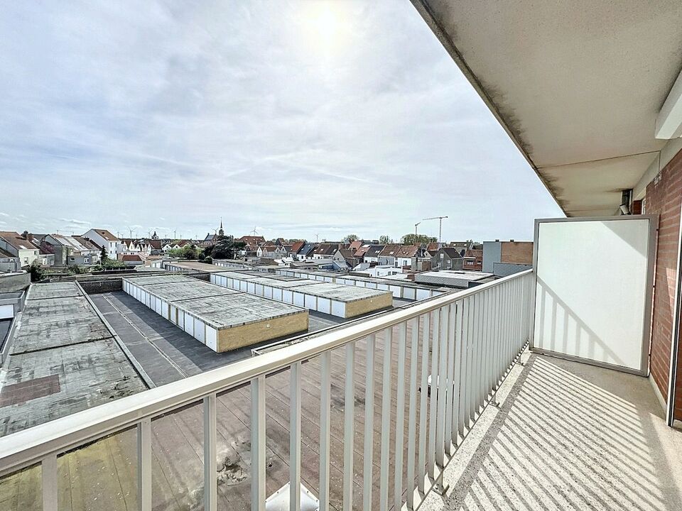 Lichtrijk appartement met weids uitzicht en mogelijkheid tot aankoop privéparkeerplaats aan de Knokkestraat foto 19