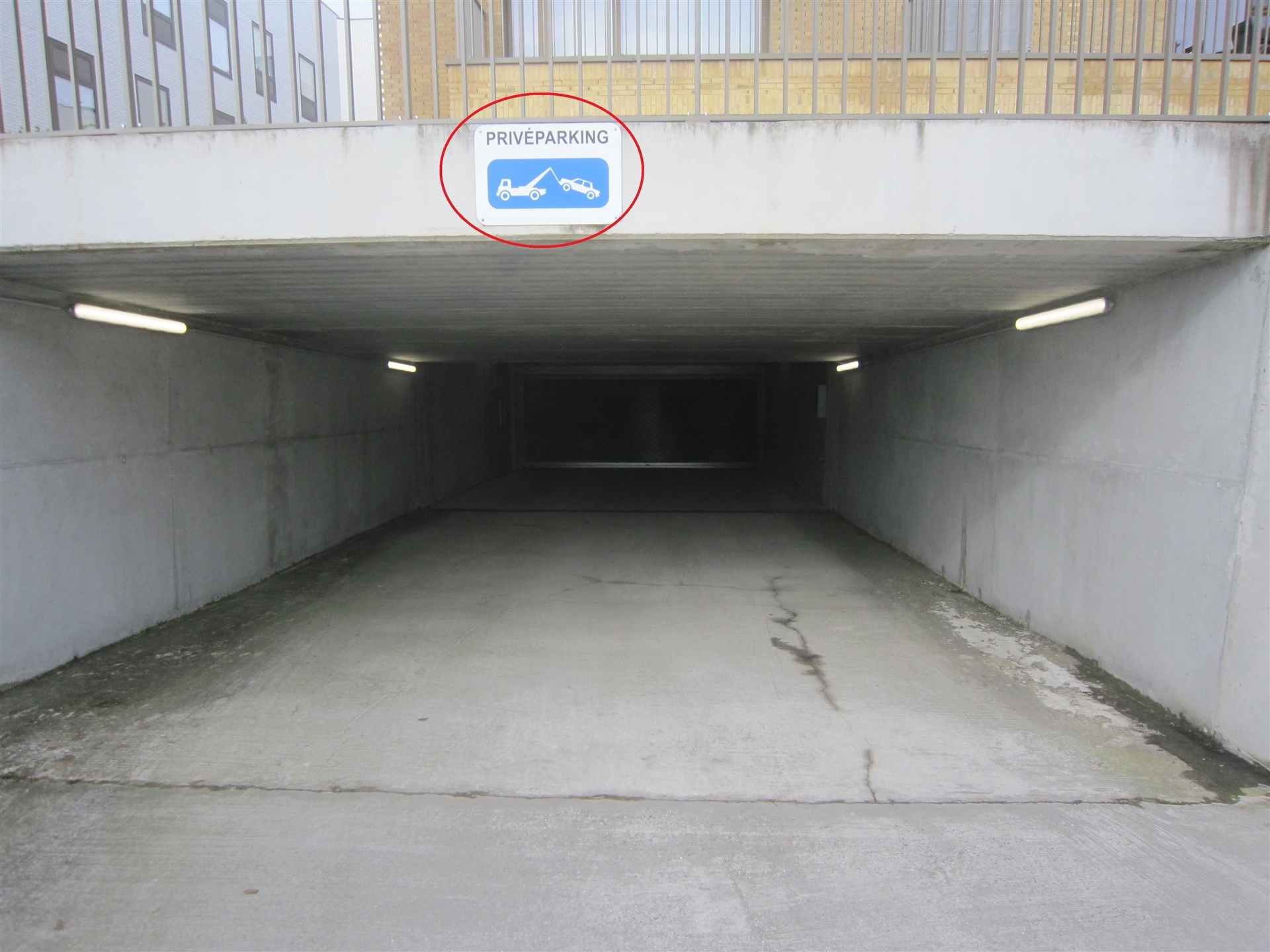 Ondergrondse autostaanplaats en kelderberging foto 11