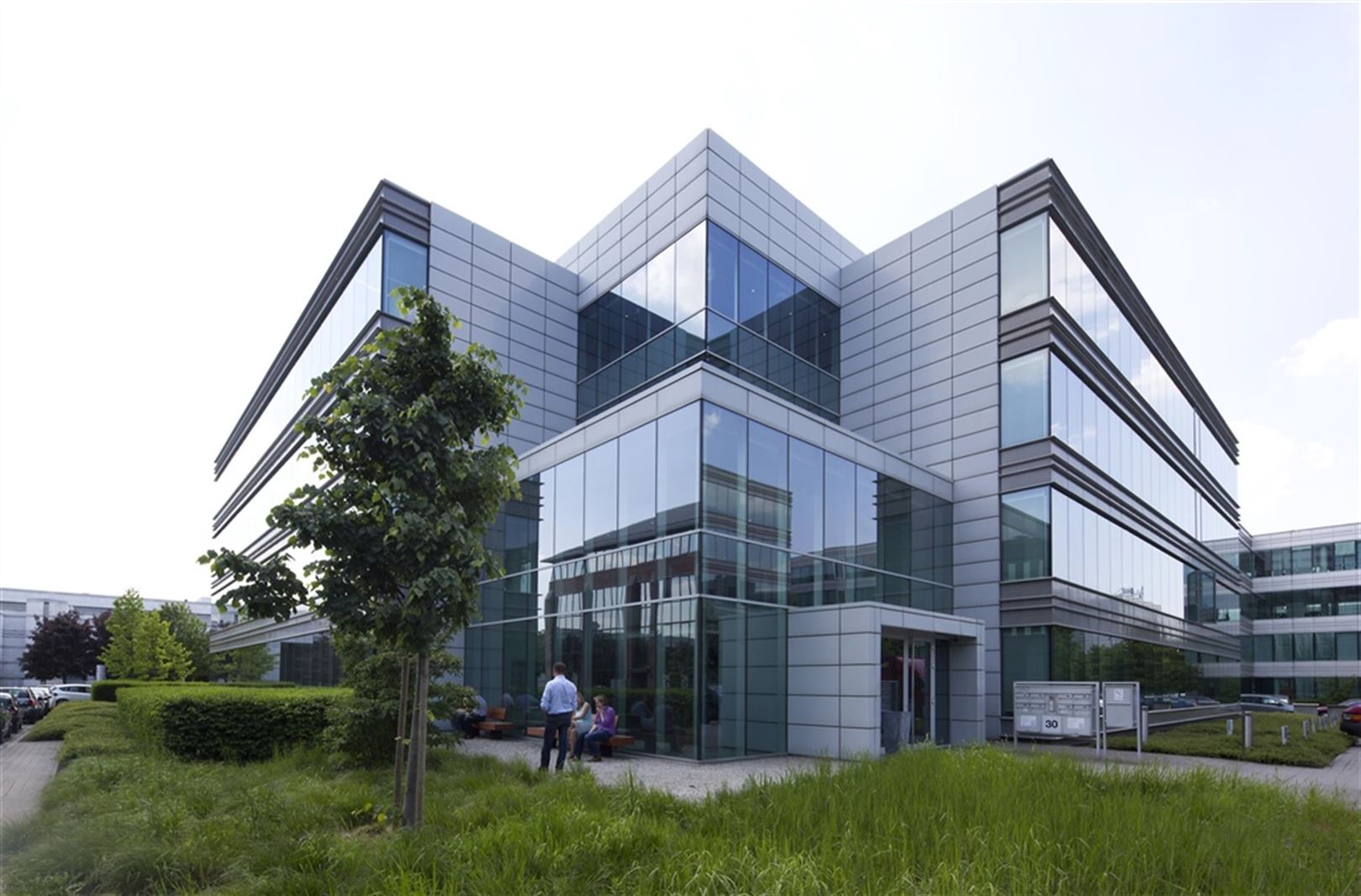 THE SAGE - Business & Media Park: Een kantoorcomplex bestaande uit 3 afzonderlijke gebouwen, kantoren te huur vanaf 408m² foto 2