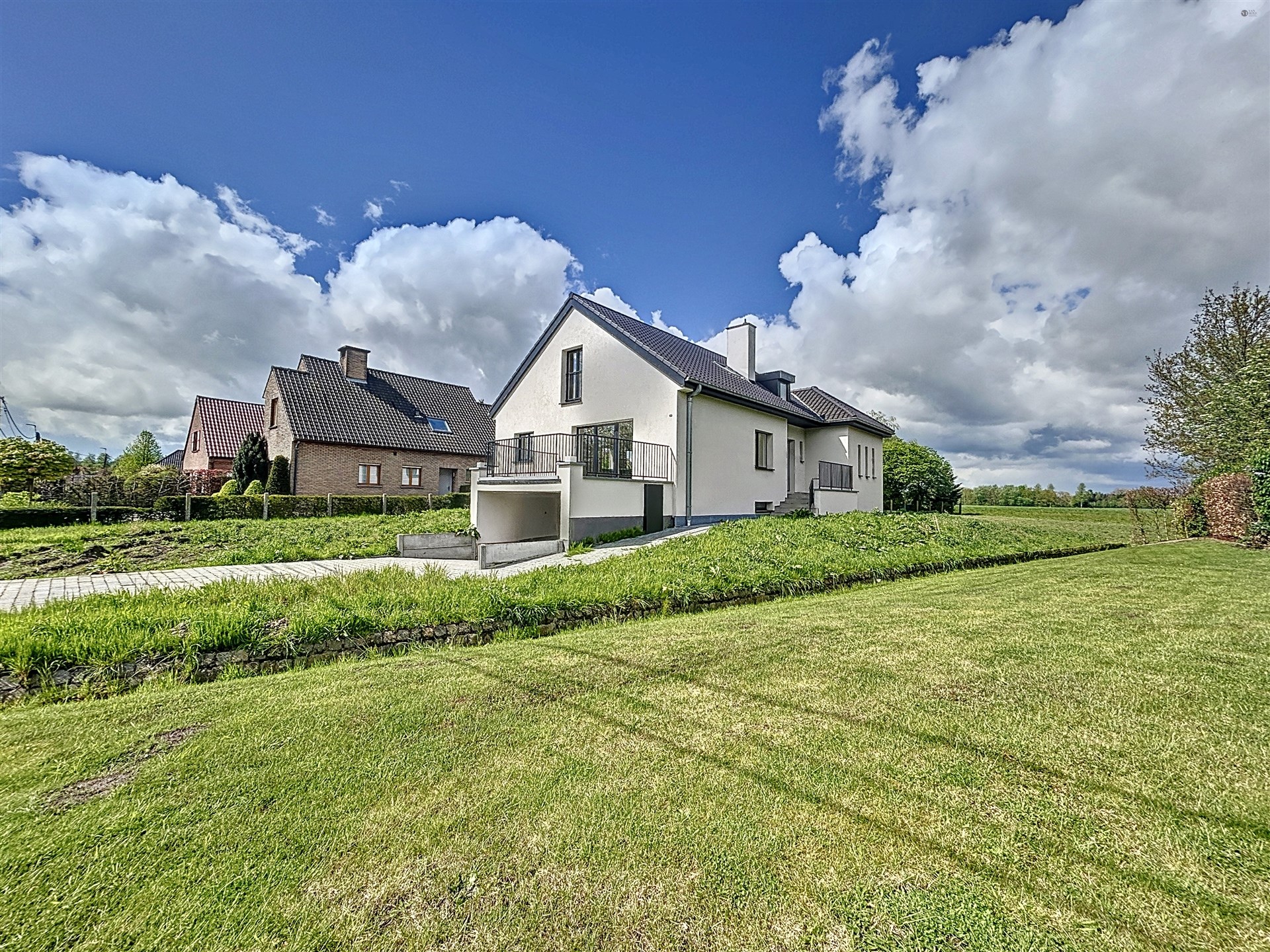 Prachtige energiezuinige villa in Belsele met 4 slaapkamers en 2 badkamers op perceel van 1239m² foto 1