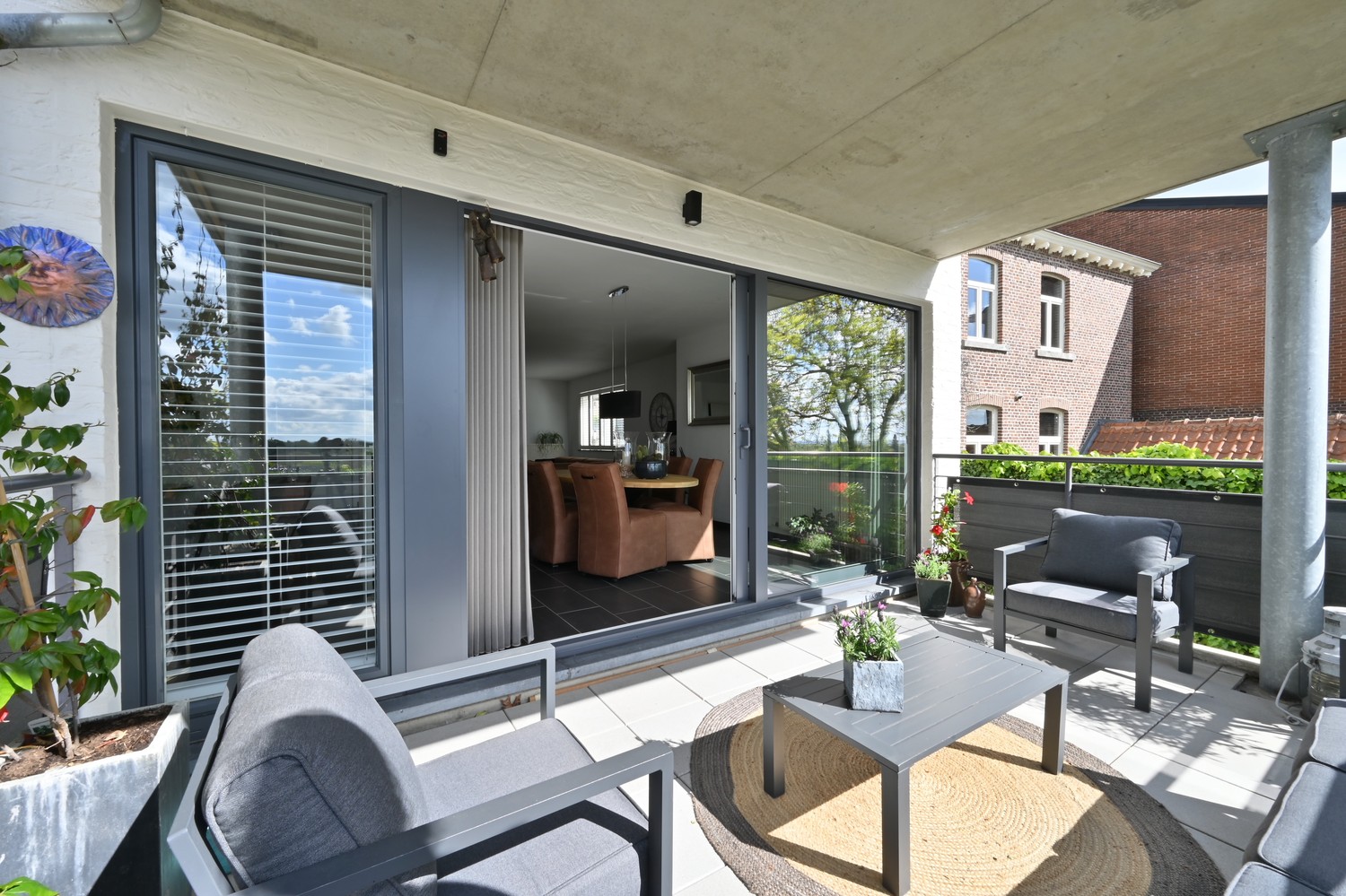 Modern, gelijkvloers hoekappartement van 125 m² met riant zonneterras en garagebox, rustig gelegen in Residentie La Scala te Lanaken-Gellik foto 7