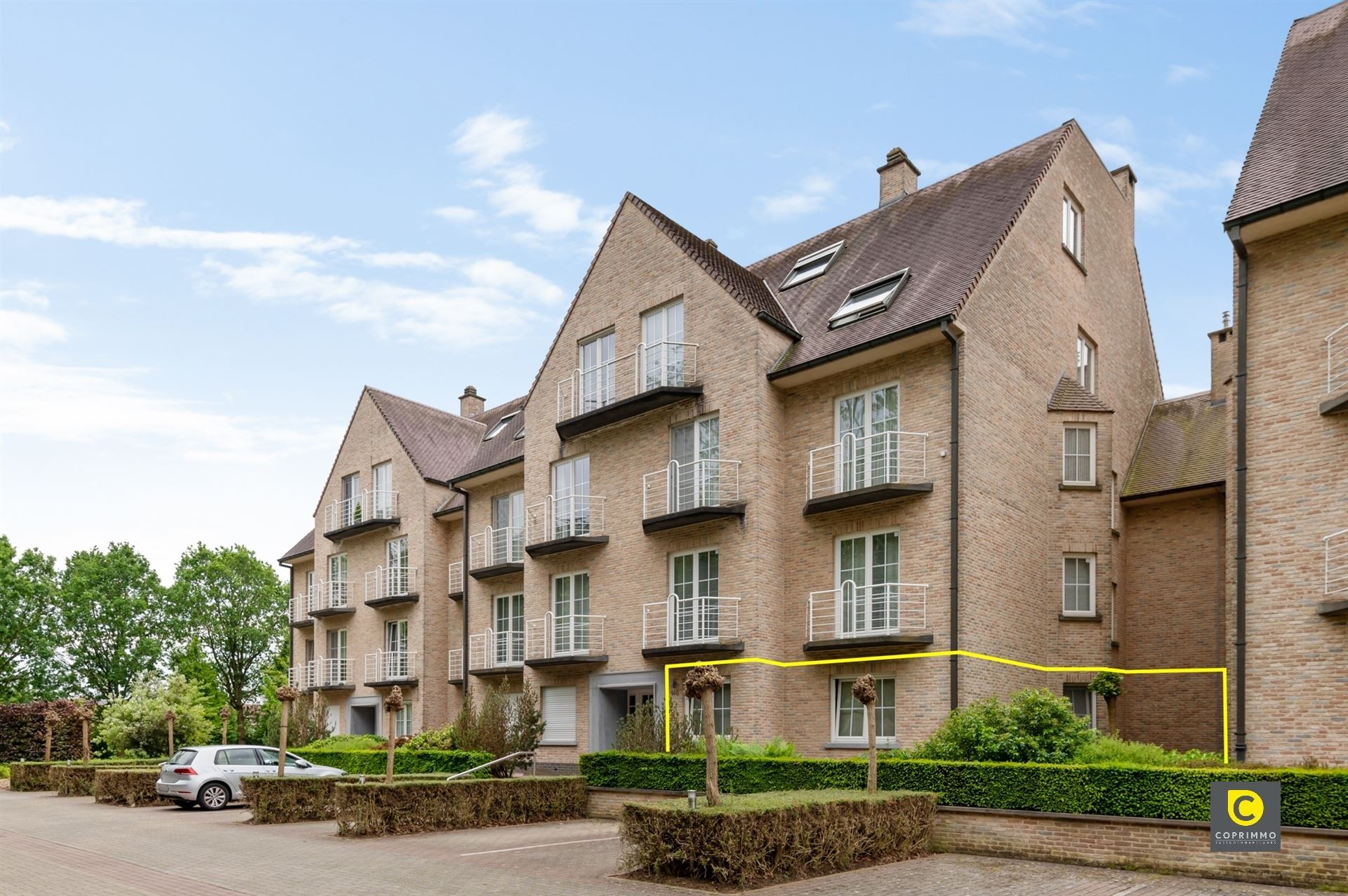 Gelijkvloersappartement met terras en tuin foto 9