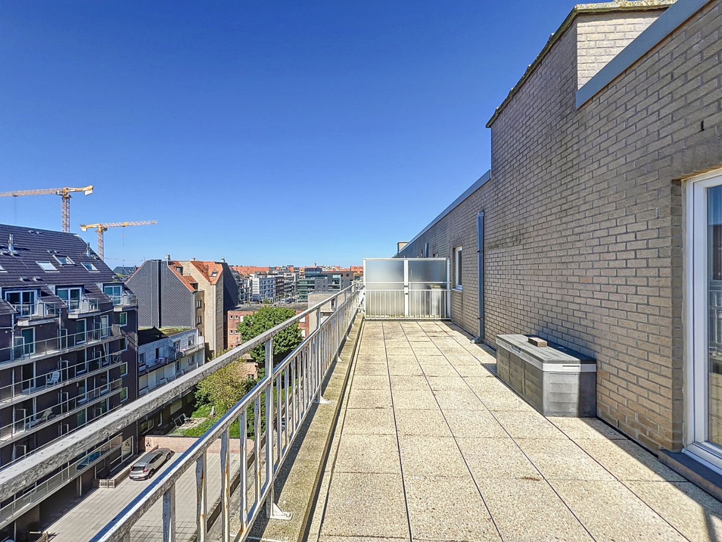 Lichtrijk dakappartement met twee ruime terrassen en uniek panoramisch uitzicht foto 5