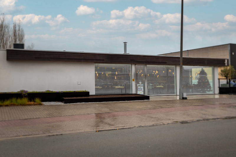 Roeselare-stadsrand. Unieke instapklare  RESTO-FRITUUR met verbruikszaal  voor 50-60 personen van +/-145m2 + terras en parking. foto 7
