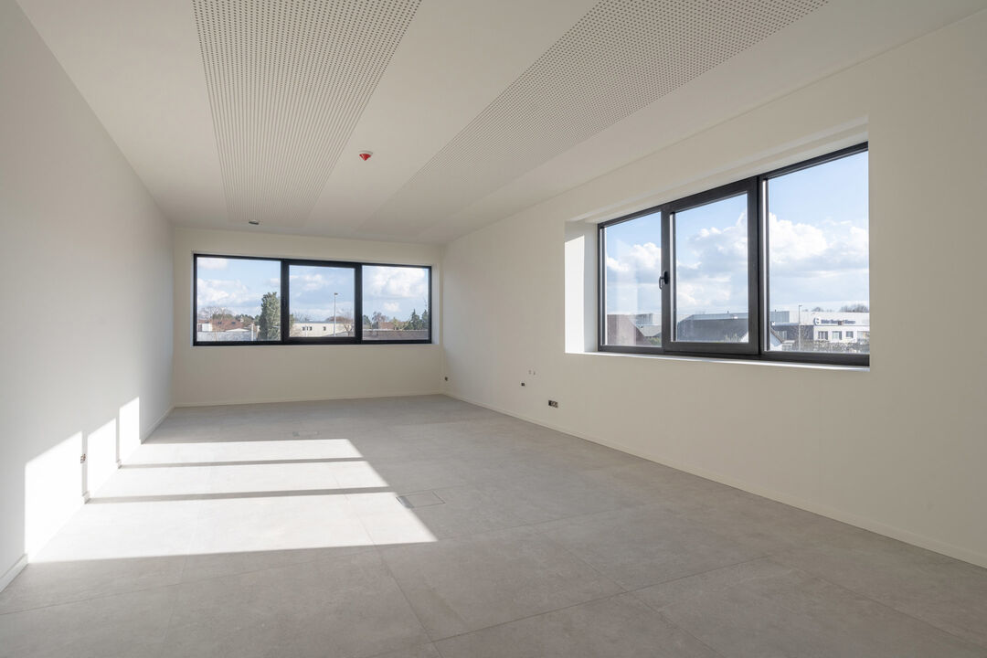 Prachtige nieuwbouw kantoren 253m², 58m² en 44m² te Beerse. foto 9