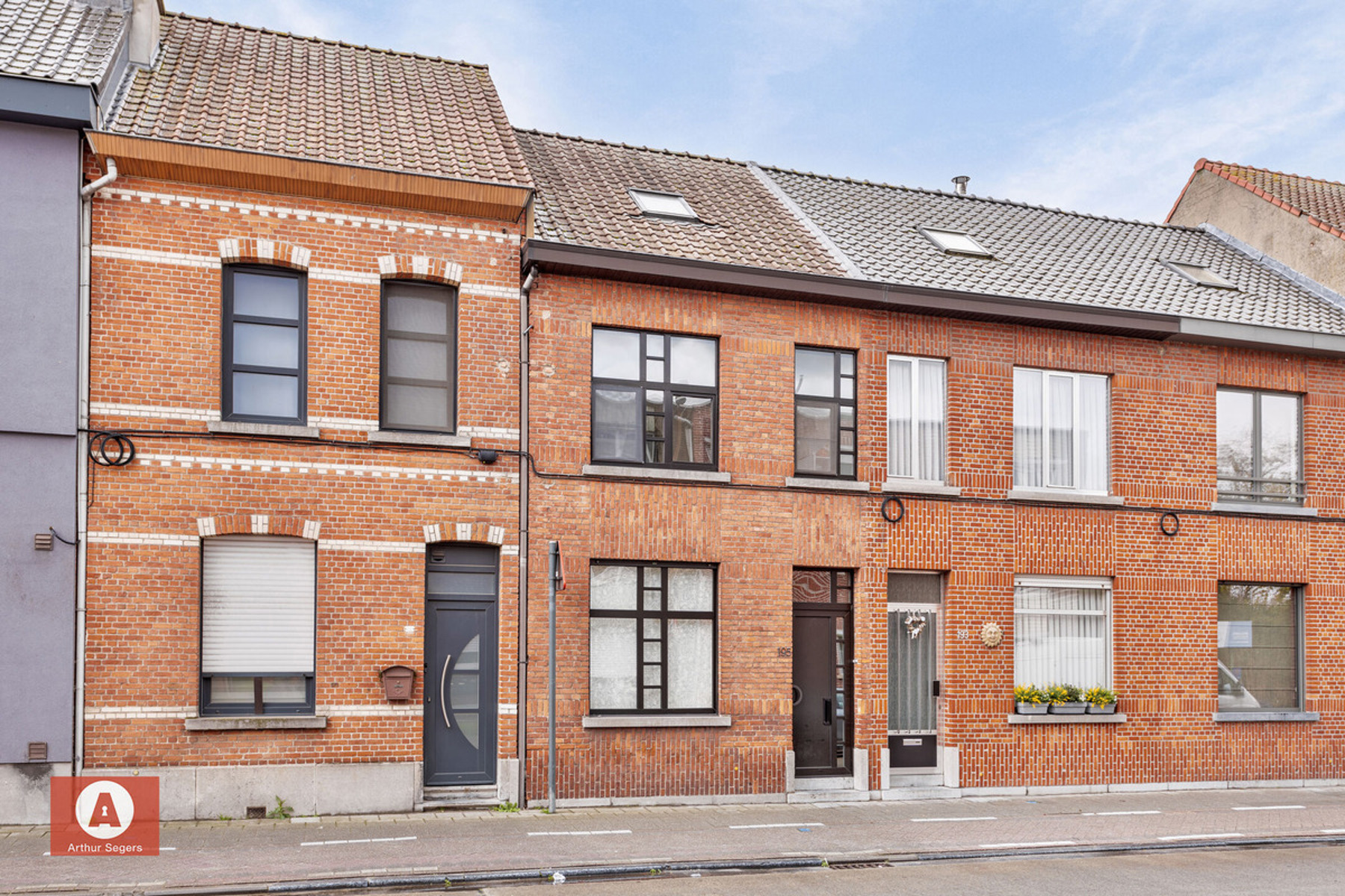 Instapklare gezin/starters-woning in autoluwe straat. foto 4