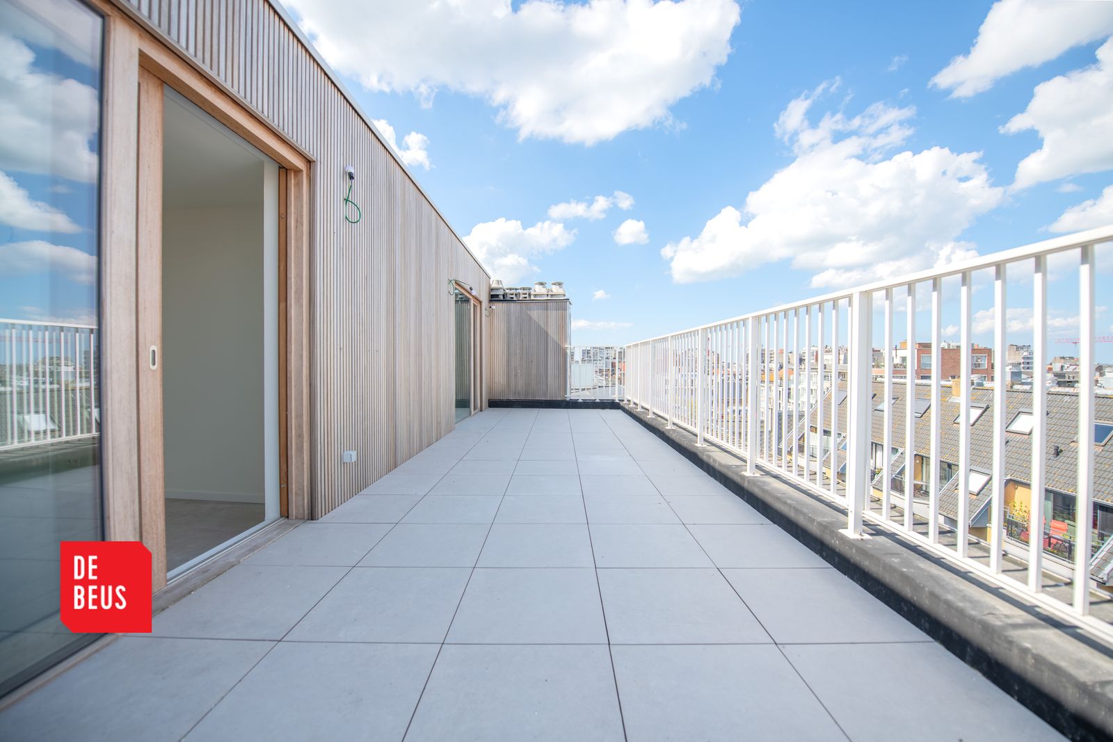 Nieuwbouw penthouse appartement met zonnige terrassen in hartje Oostende foto 1