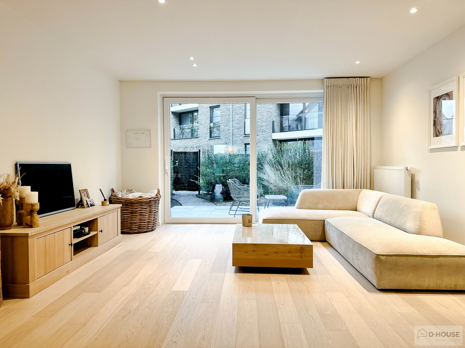 Recent gelijkvloers appartement in centrum Roeselare. foto 2