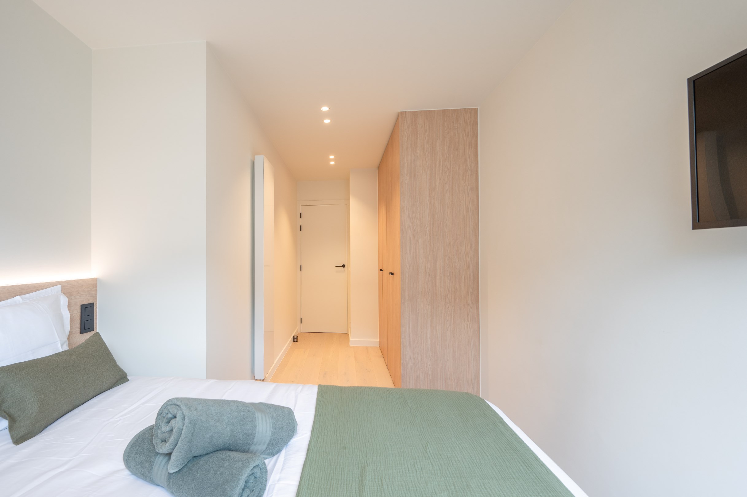 Magnifiek gerenoveerd 3 slaapkamer-appartement met gevelbreedte van bijna 8 meter gelegen vlakbij de Lippenslaan te Knokke. foto 9