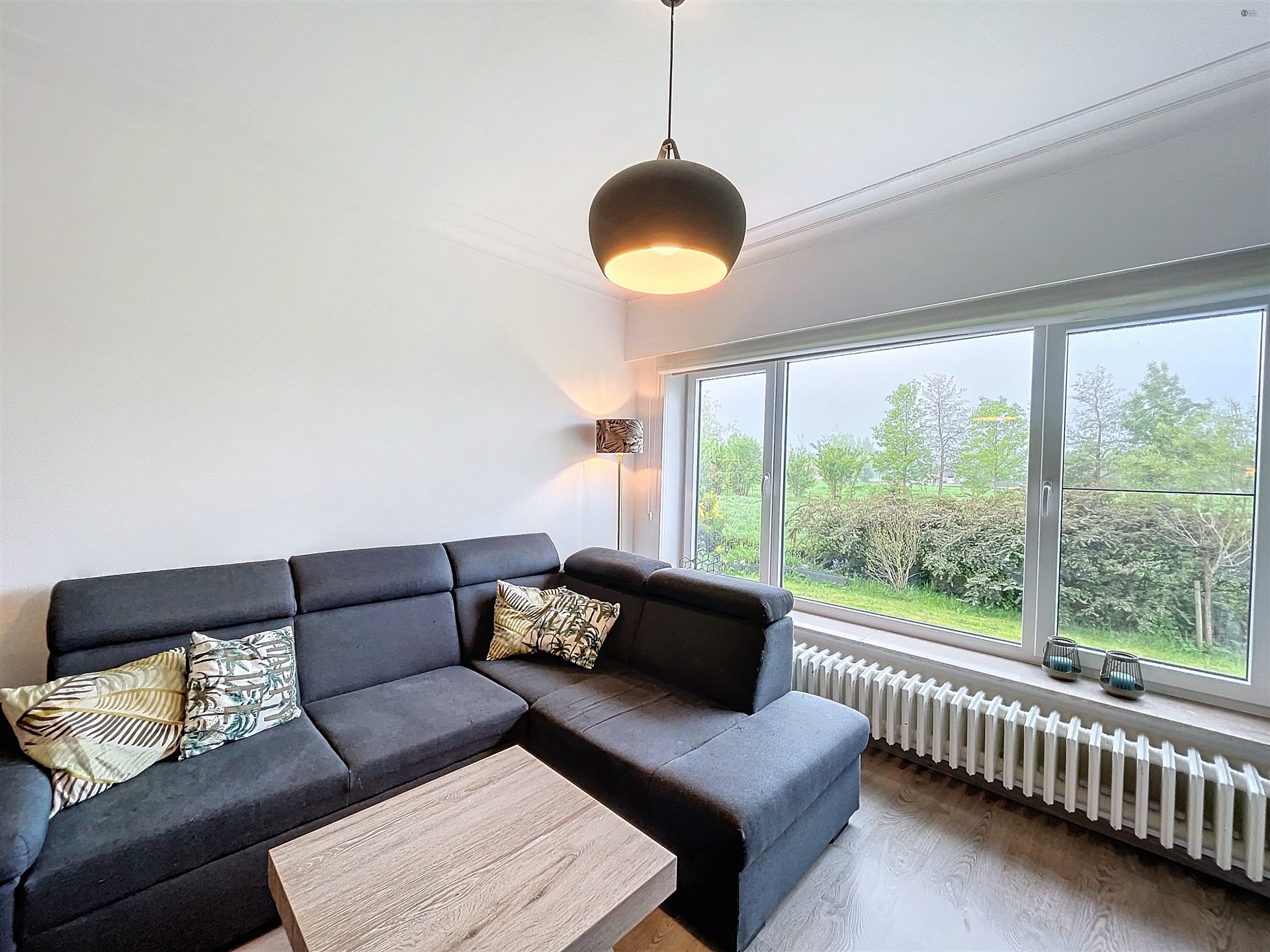 Instapklaar appartement met 2 slaapkamers, garagebox en tuin gelegen op toplocatie in Belsele! foto 7