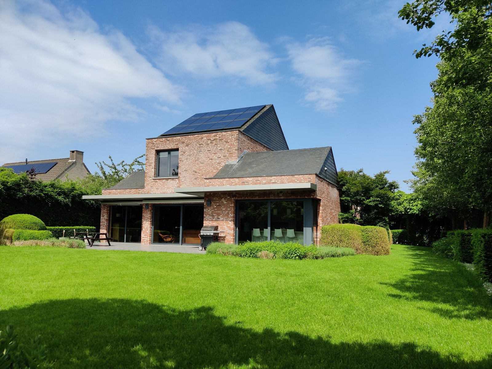 VILLA met 4 slaapkamers en 2 badkamer  foto 1