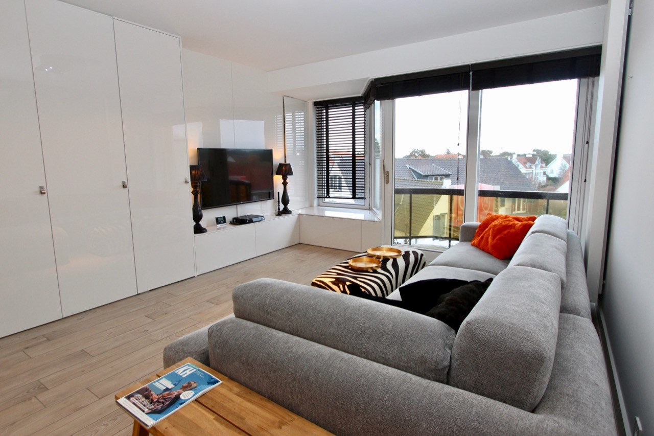 Gemeubeld - Gezellig 2 slaapkamer appartement met open zicht gelegen in de Piers de Raveschootlaan te Knokke. foto 6