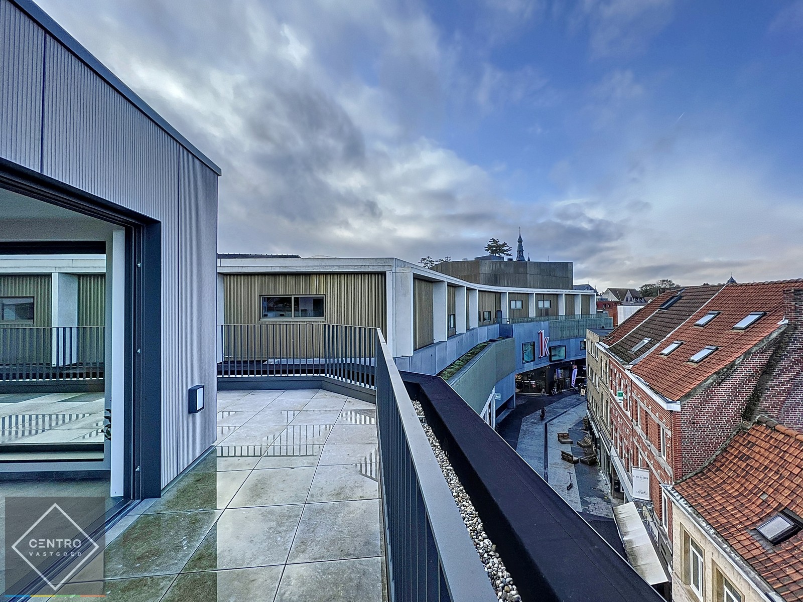 Volledig afgewerkte en geschilderde Penthouse (100m²) met RUIME terrassen (33m²) in kleinschalig project pal in het CENTRUM van Kortrijk ! foto 29