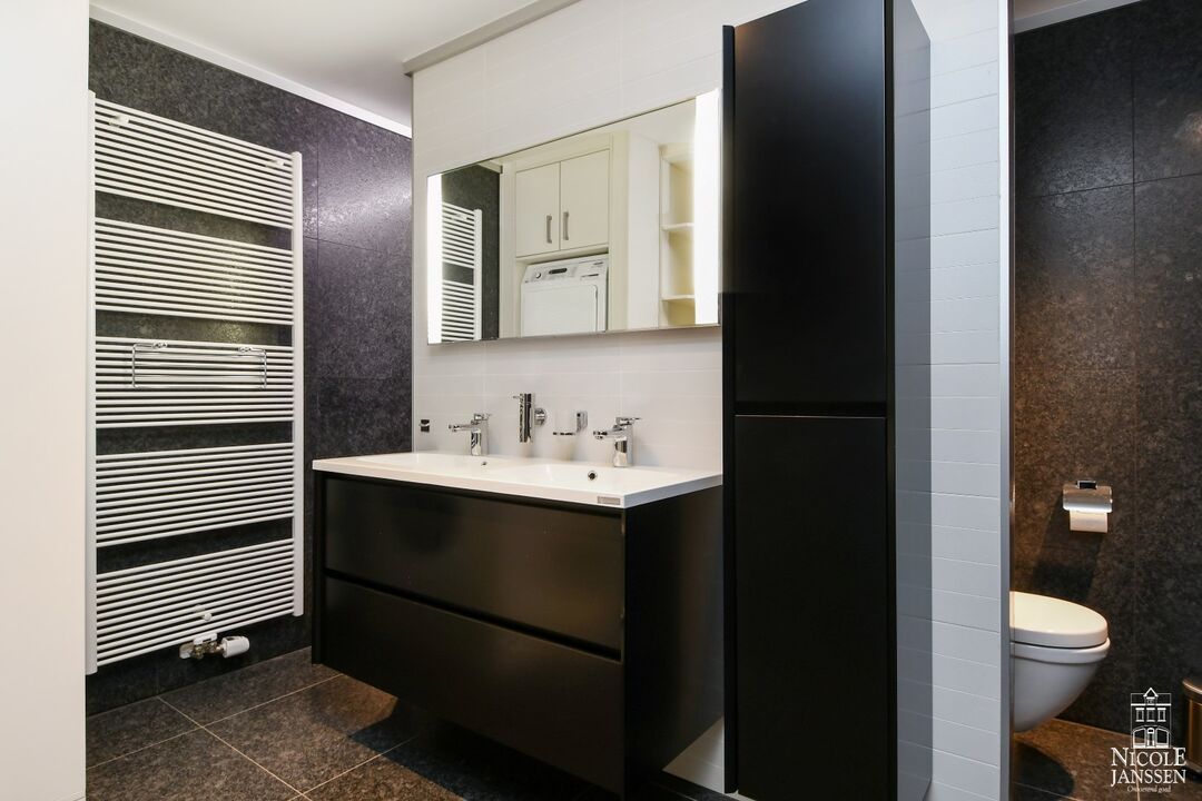 Schitterend ruim luxe-appartement van ca. 161m² met royaal terras in het centrum van Lanaken foto 20