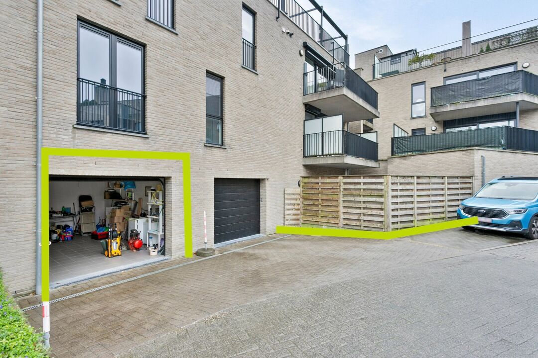 Instapklaar gelijkvloers appartement met 2 slpks en ruime garage in het centrum van Mol !  foto 16