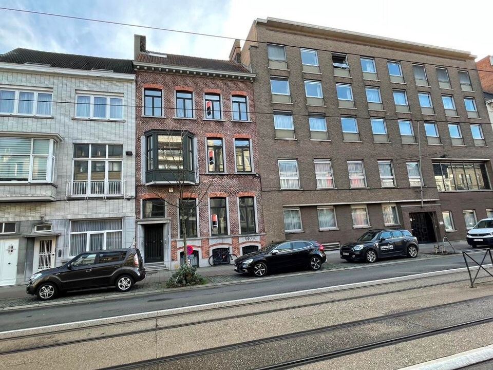 Prestigieus herenhuis met stadstuin gelegen Gent Sint-Pieters. foto 1