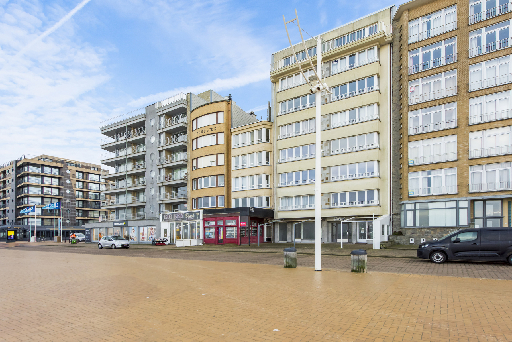 Appartement met centrale ligging op de Zeedijk van Koksijde foto 11
