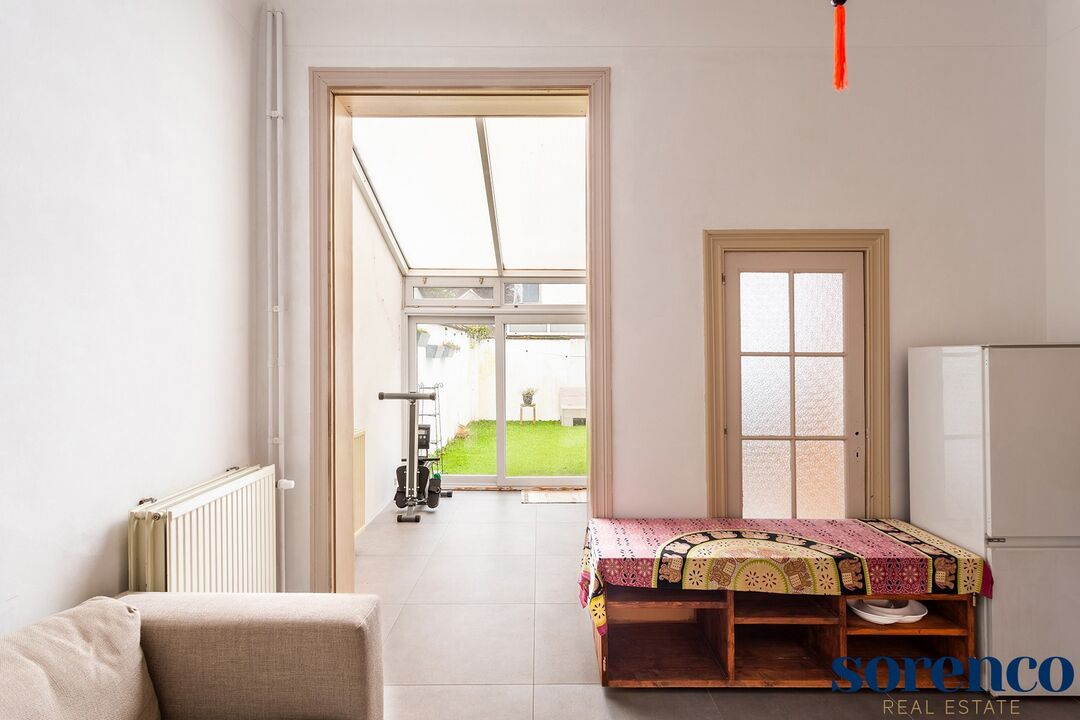 Karaktervolle en uitstekend onderhouden herenwoning met 4 slaapkamers, een stadstuin te Antwerpen  foto 11