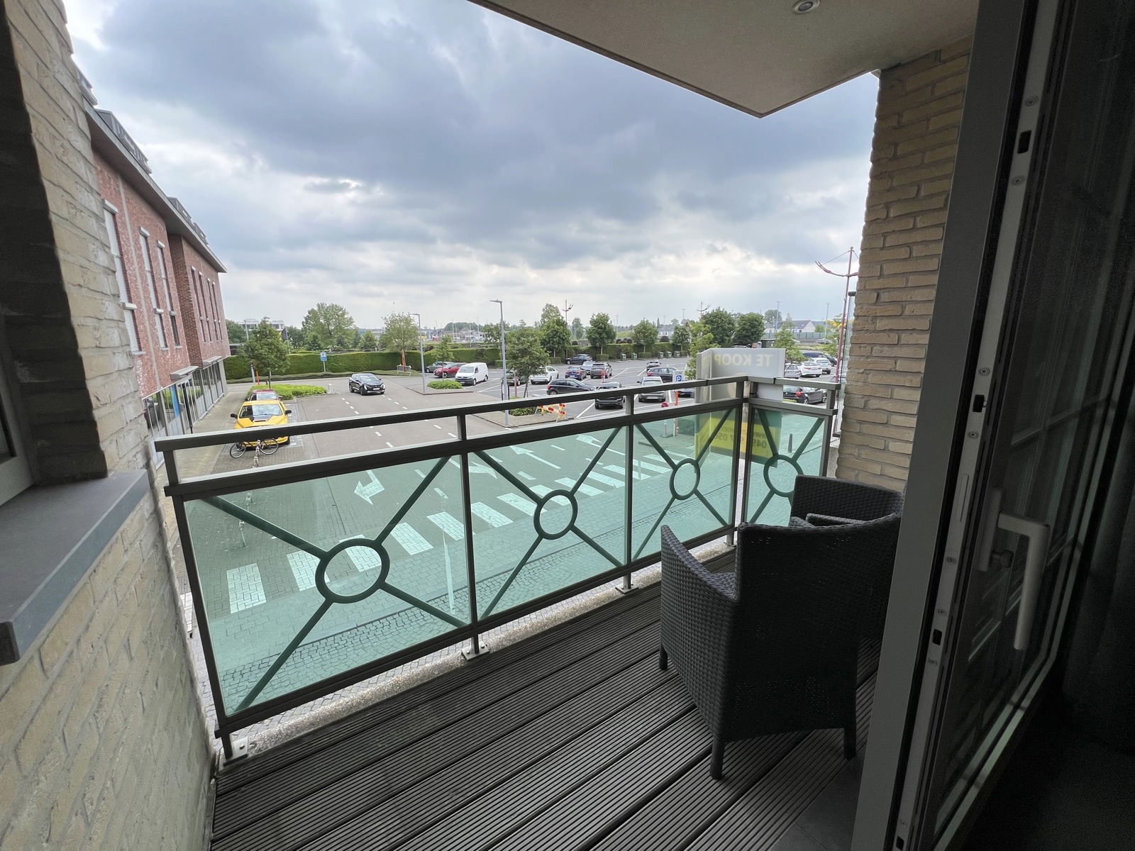 Instapklaar appartement met 2 slaapkamers en terras foto 17