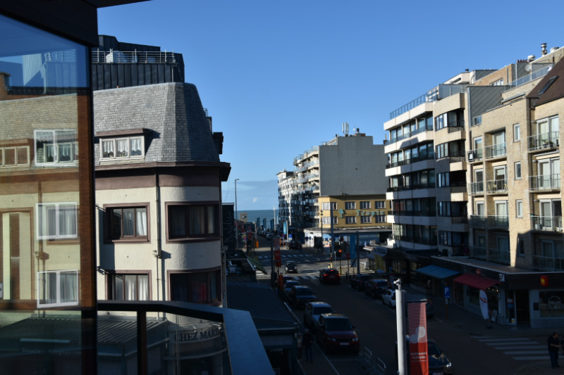 Nieuwbouw appartement in centrum Sint-Idesbald foto 5