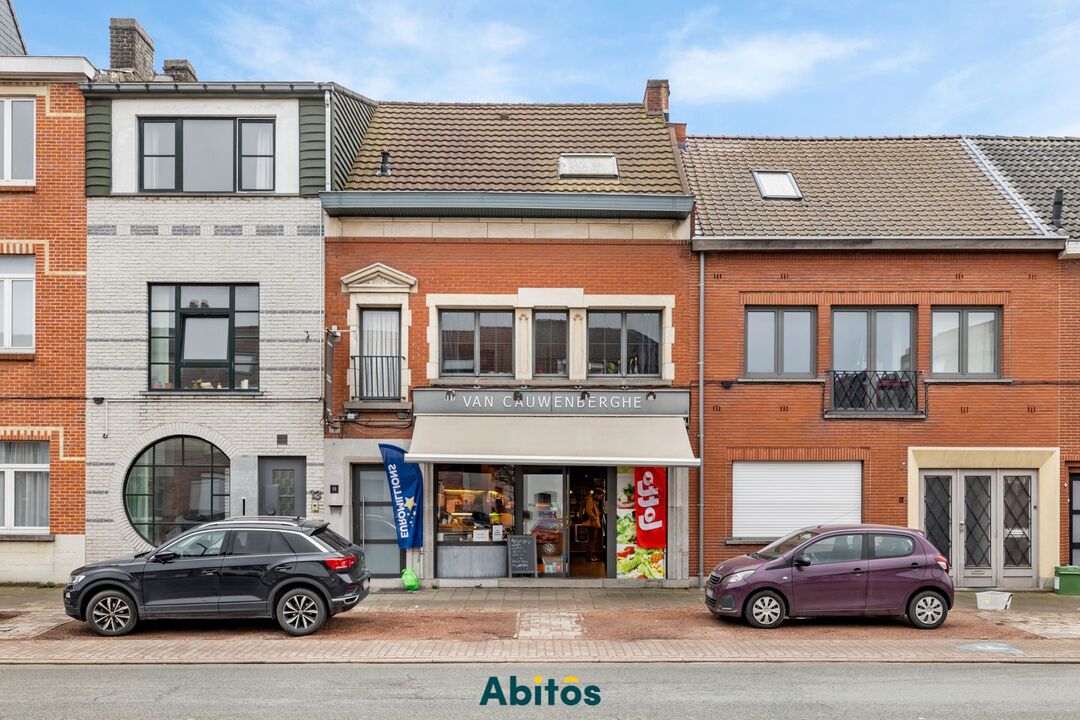 Handelspand met bovenliggende woonruimte nabij UZ Gent foto 1