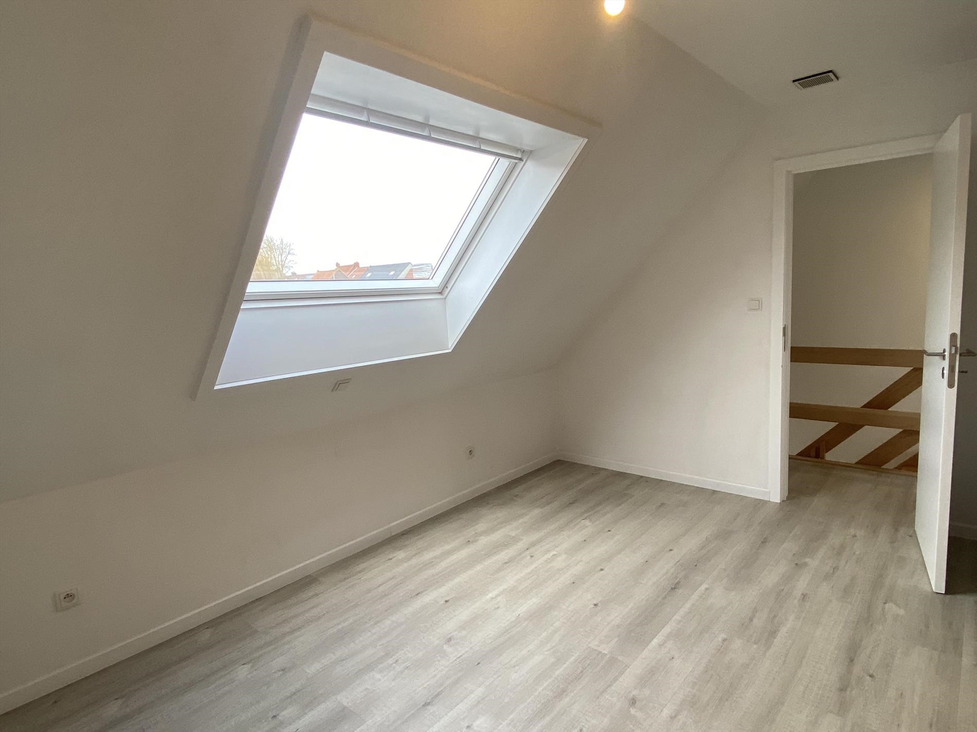 Recente topwoning te huur in Kuurne foto 15