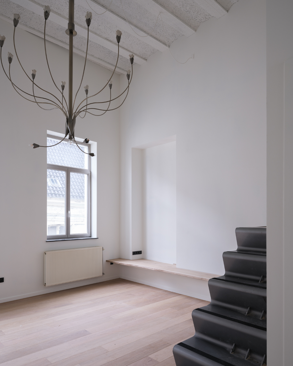 Toplocatie Centrum Gent – Stijlvol gerenoveerd duplex-appartement met ‘loft-allures’ en terras in de Koningstraat nabij het Sint-Baafsplein. foto 6